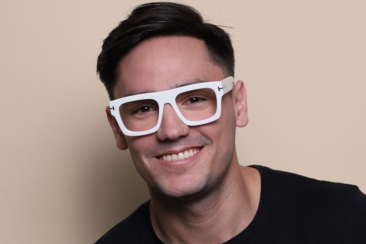 タ*～様 TOM FORD TF 5634-B ホワイトサングラス Tom Ford TF5634-B - Designer Glasses Boutique